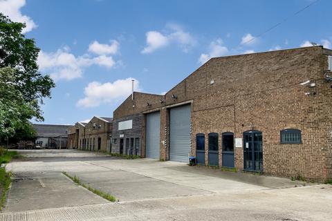 Warehouse to rent, Black Bourton Rd Carterton OX18 3EZ