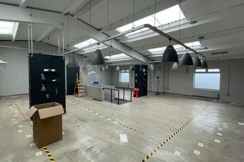 Warehouse to rent, Black Bourton Rd Carterton OX18 3EZ