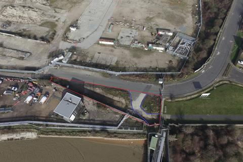 Land to rent, Wouldham Rd Grays RM20 4XB