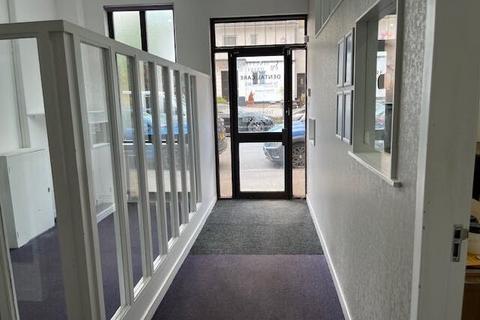 Retail property (high street) to rent, 25 Sinclair Dr Glasgow G42 9PR