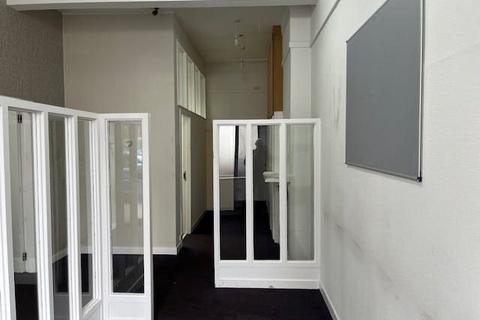 Retail property (high street) to rent, 25 Sinclair Dr Glasgow G42 9PR