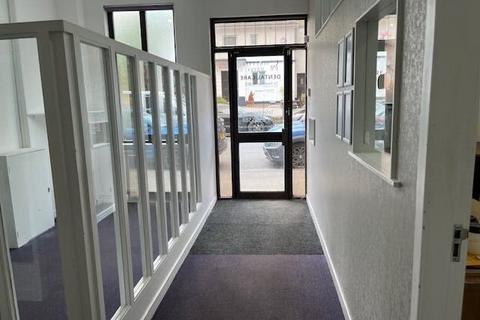 Retail property (high street) to rent, 25 Sinclair Dr Glasgow G42 9PR
