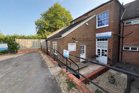 Office to rent, Silver St Taunton TA1 3DN