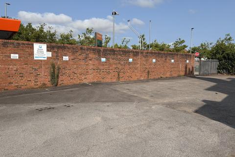 Office to rent, Silver St Taunton TA1 3DN