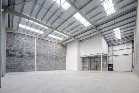 Warehouse to rent, Botany Way Purfleet RM19