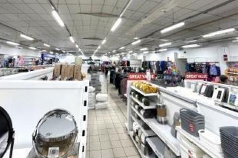 Retail property (high street) to rent, 15 Alvescot Rd Carterton OX18 3JL