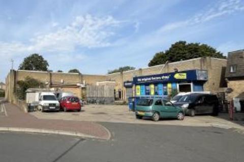Retail property (high street) to rent, 15 Alvescot Rd Carterton OX18 3JL