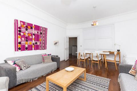3 bedroom apartment to rent, WC1E
