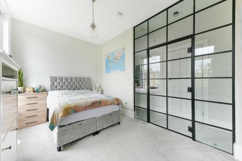 1 bedroom flat to rent, Nightingale Mansions, SW12