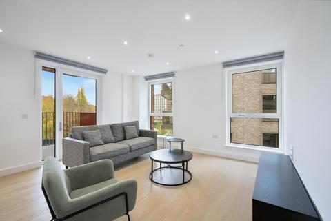 3 bedroom flat to rent, Quest House South, Escapade Place, London, E14.
