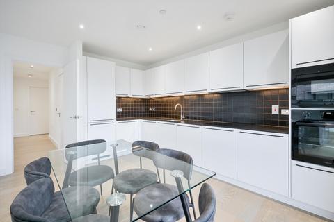 3 bedroom flat to rent, Quest House South, Escapade Place, London, E14.