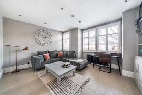 3 bedroom flat to rent, Farlton Road, London, SW18