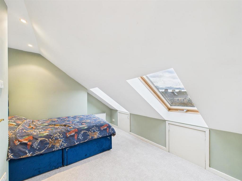 Bed 3.jpg