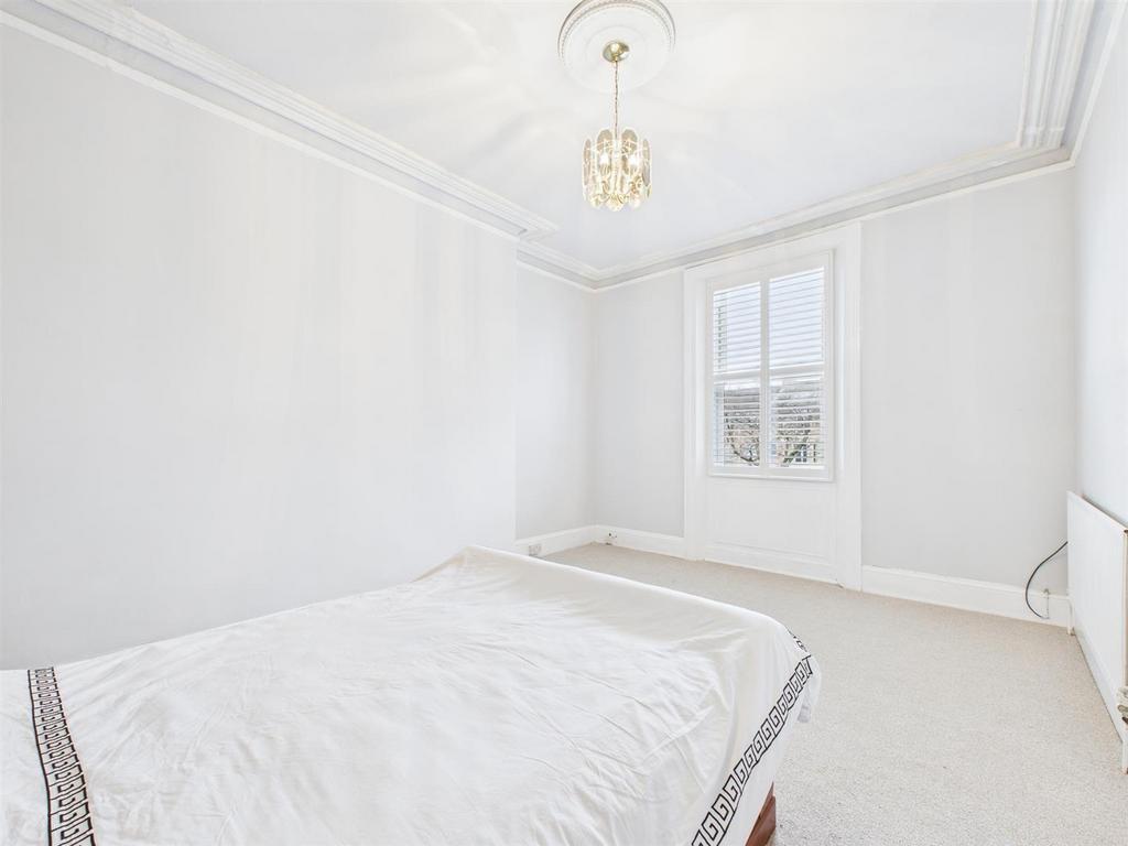Bed 1 2.jpg