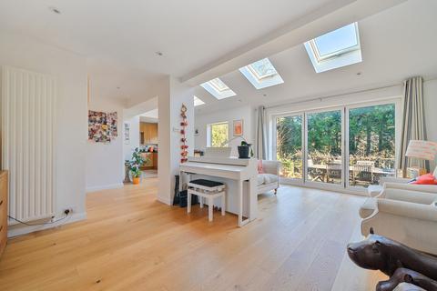 4 bedroom detached house for sale, Manor Crescent, Haslemere, GU27