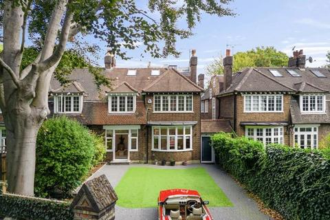 Fitzjohns Avenue, Hampstead, London, NW3