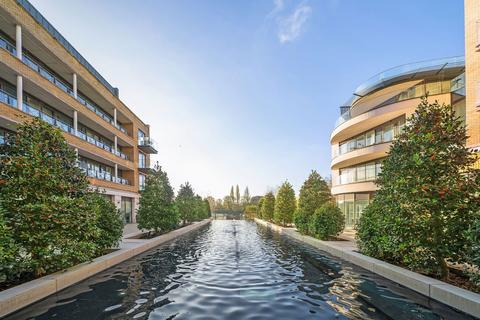 2 bedroom flat for sale, Kew Bridge Road, Brentford TW8