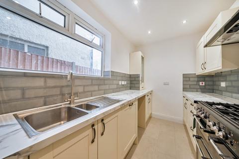 undefined, Oakwood Avenue, Mitcham CR4
