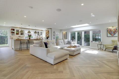 undefined, Raeburn Close, Hampstead Garden Suburb, NW11