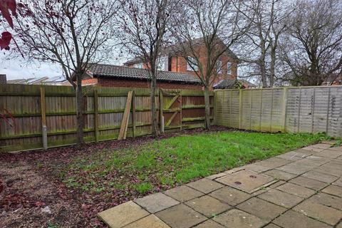 3 bedroom semi-detached house to rent, Convent Close, Melton Mowbray, LE13