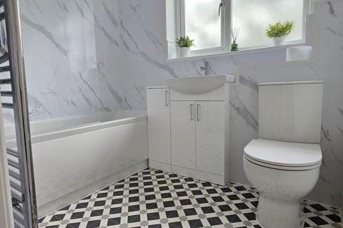 3 bedroom semi-detached house to rent, Convent Close, Melton Mowbray, LE13