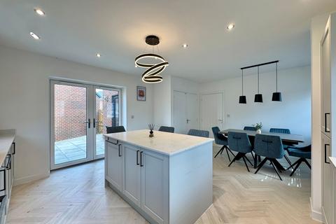4 bedroom detached house for sale, Armstrong Avenue, Grove, OX12