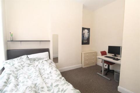 7 bedroom private hall to rent, Ruthin Gardens, Cardiff CF24