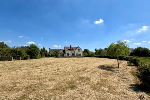 4 bedroom detached house for sale, Shrivenham Road, Longcot, SN7