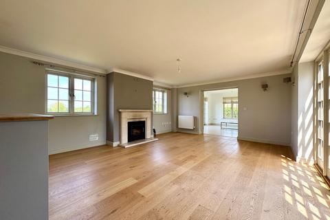 4 bedroom detached house for sale, Shrivenham Road, Longcot, SN7