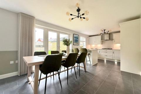 5 bedroom detached house for sale, Keene Acres, River Meadow, SN7
