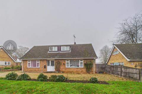 4 bedroom detached house for sale, Manor Garth, Pakenham,
