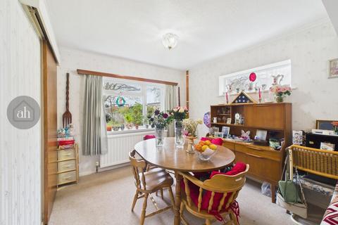 4 bedroom detached house for sale, Manor Garth, Pakenham,