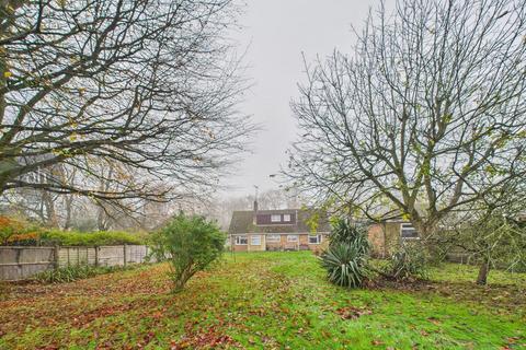 4 bedroom detached house for sale, Manor Garth, Pakenham,