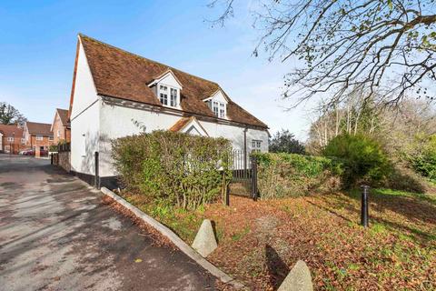 2 bedroom detached house for sale, Amersham Road, High Wycombe HP13