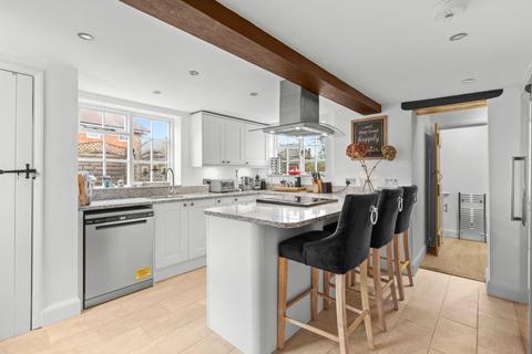 2 bedroom detached house for sale, Amersham Road, High Wycombe HP13