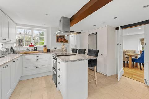 2 bedroom detached house for sale, Amersham Road, High Wycombe HP13