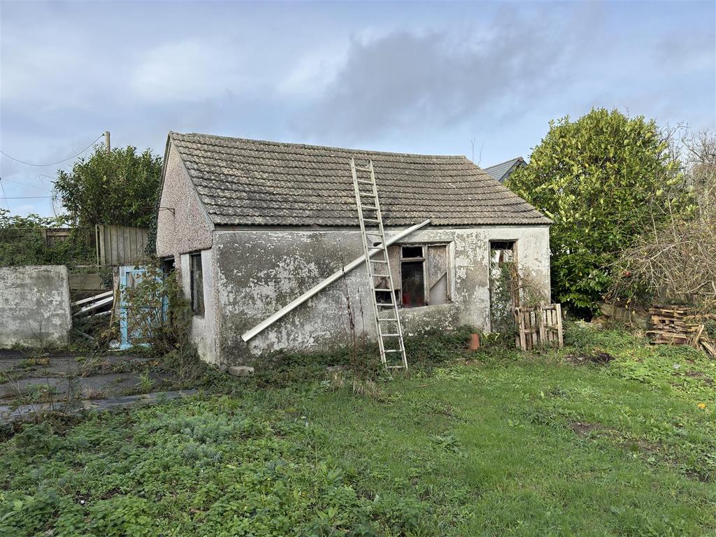 Detached outbuilding
