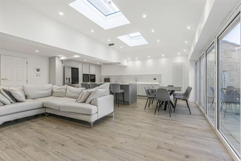 undefined, Leatherhead/Ashtead borders