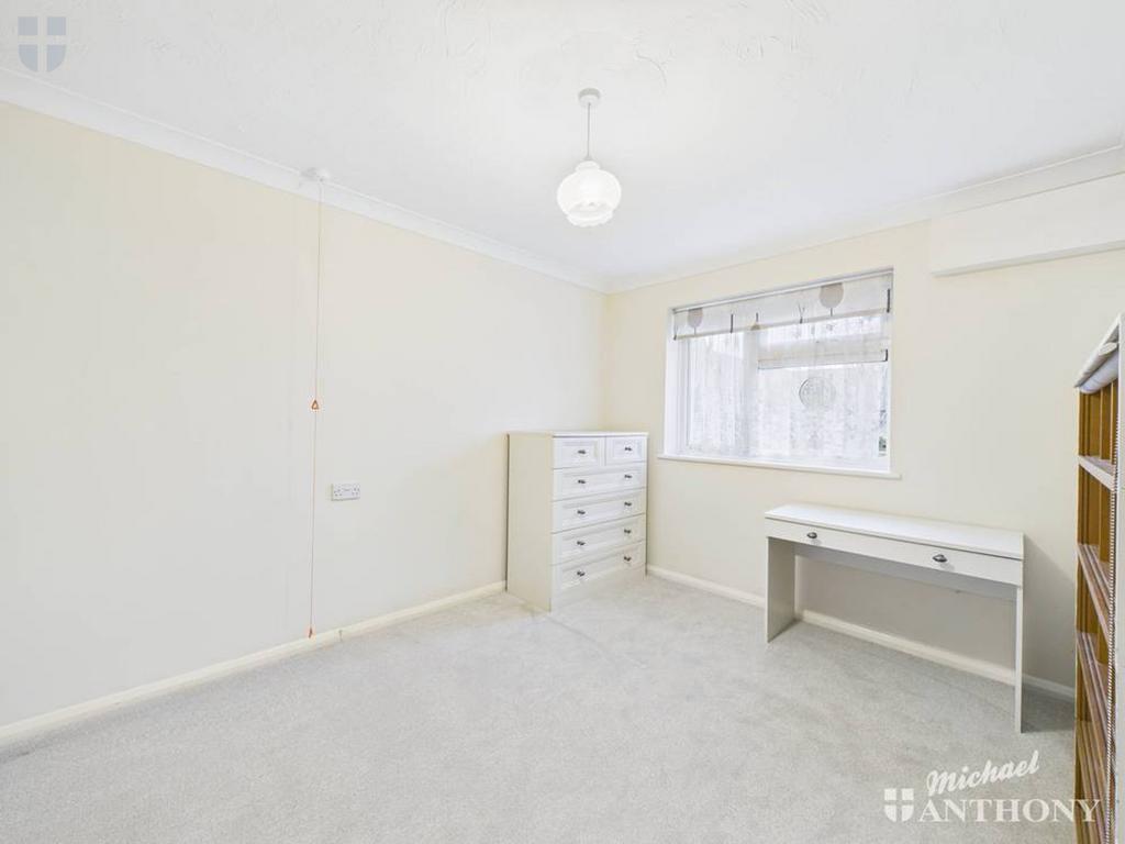 CAM03218 G0-PR0836-STILL001-thumbnail-h750-70