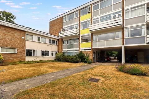 2 bedroom apartment to rent, Southview Court, Woking GU22