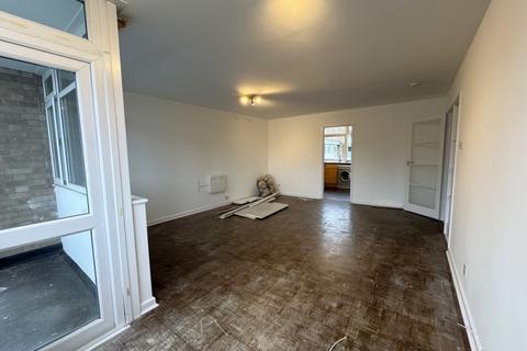 2 bedroom apartment to rent, Southview Court, Woking GU22