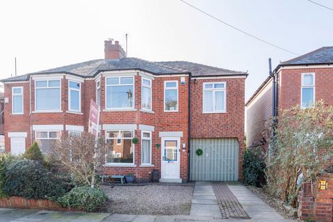 4 bedroom semi-detached house for sale, Lilac Avenue, York YO10