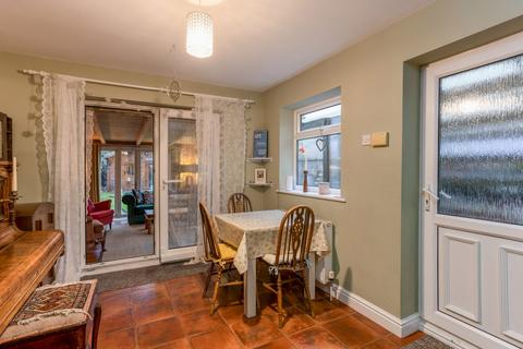 4 bedroom semi-detached house for sale, Lilac Avenue, York YO10