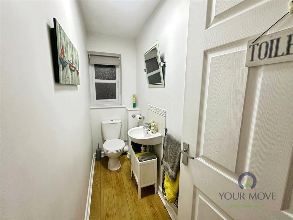 Cloak Room/Wc
