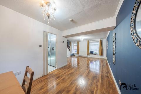2 bedroom maisonette to rent, Cotelands, Croydon, CR0