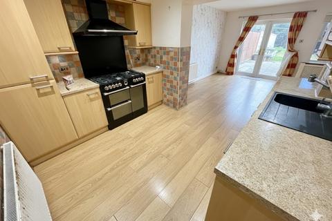 4 bedroom semi-detached house for sale, Maulden Close, Luton, Bedfordshire, LU2 9HW