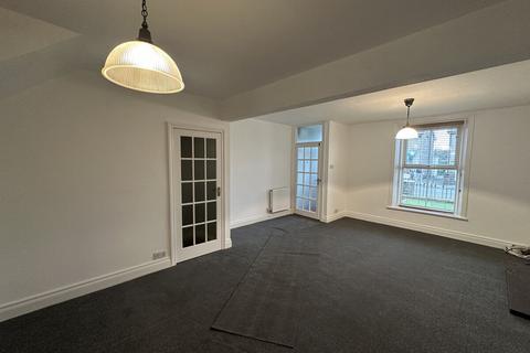 undefined, Ffordd Caergybi, Llanfairpwll, Anglesey, LL61