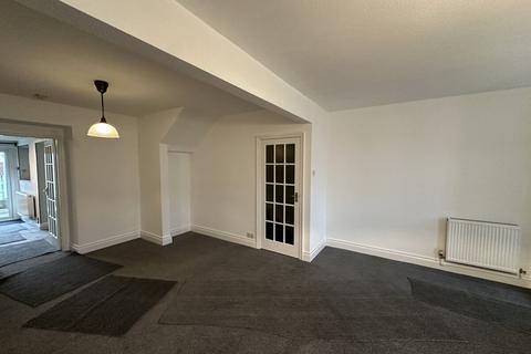 undefined, Ffordd Caergybi, Llanfairpwll, Anglesey, LL61