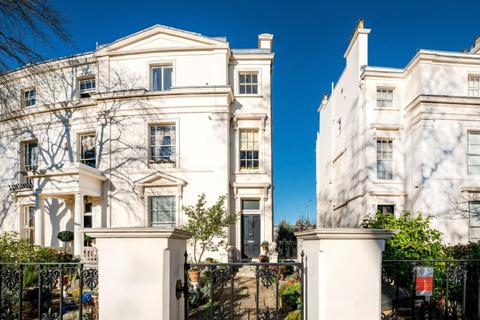 3 bedroom maisonette for sale, Blomfield Road