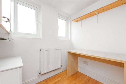 Studio to rent, Great North Road, Highgate, London, N6